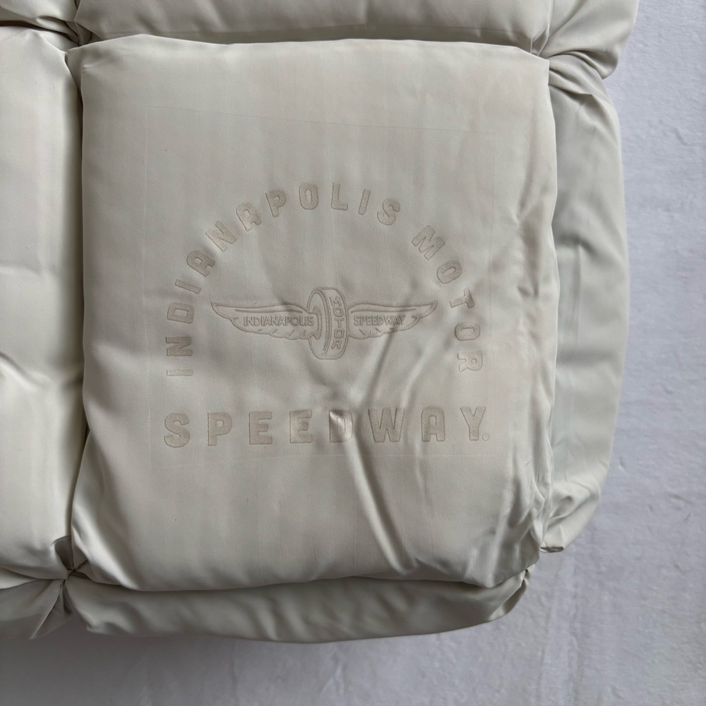 Logo Brands Indianapolis Motor Speedway Logo Cream Puffer Tote Bag Used Once - Picture 3 of 11
